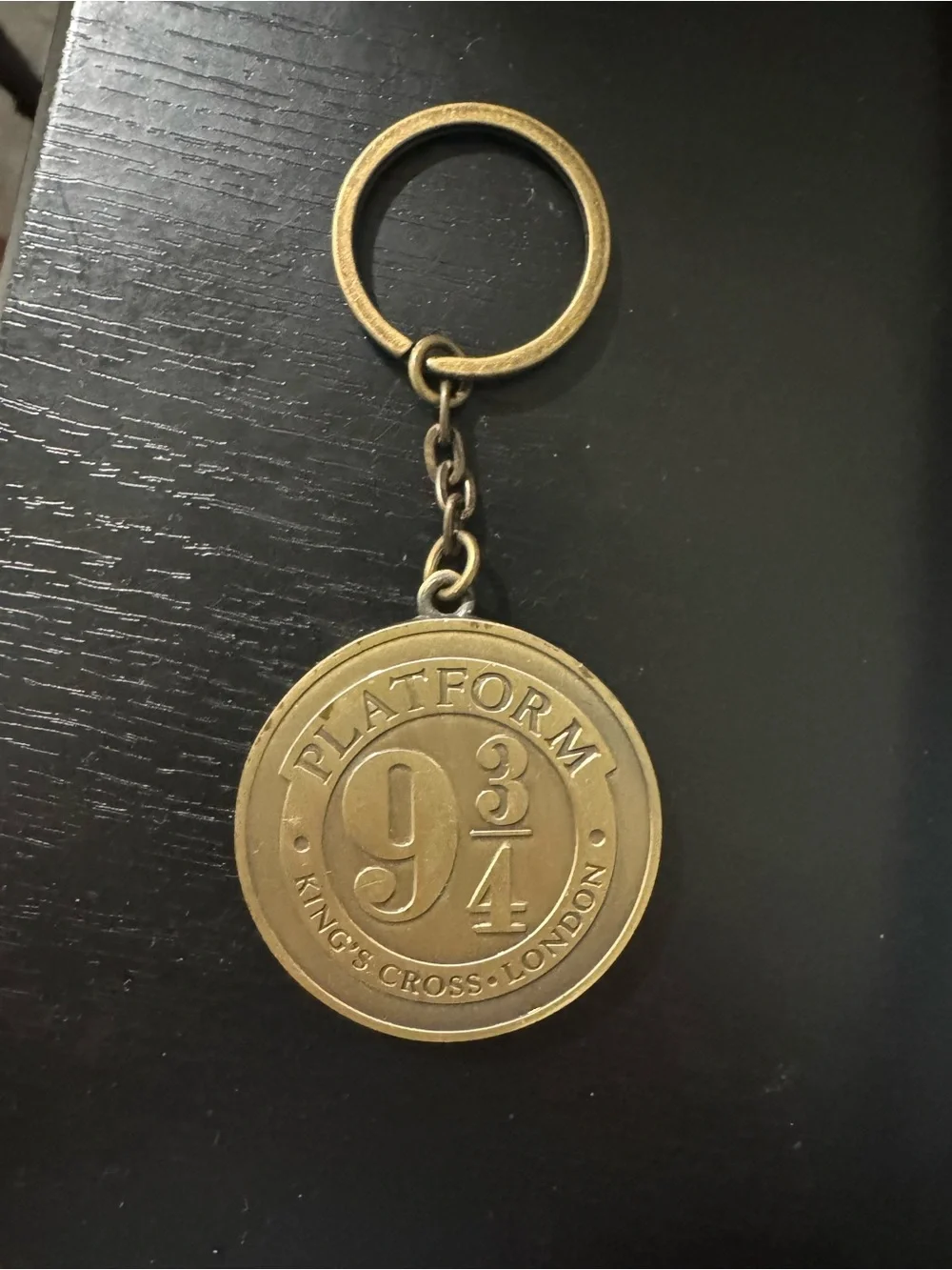 Harry Potter Gryffindor Platform 9 3/4 Keychain